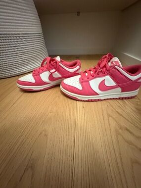 Nike Low-Top Sneakers in Pink and White